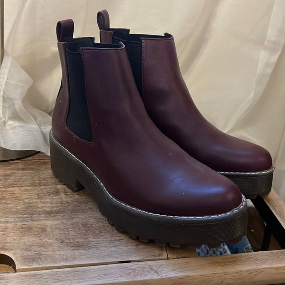 Divided Dock Marten Boots burgundy - Picture 1 of 5